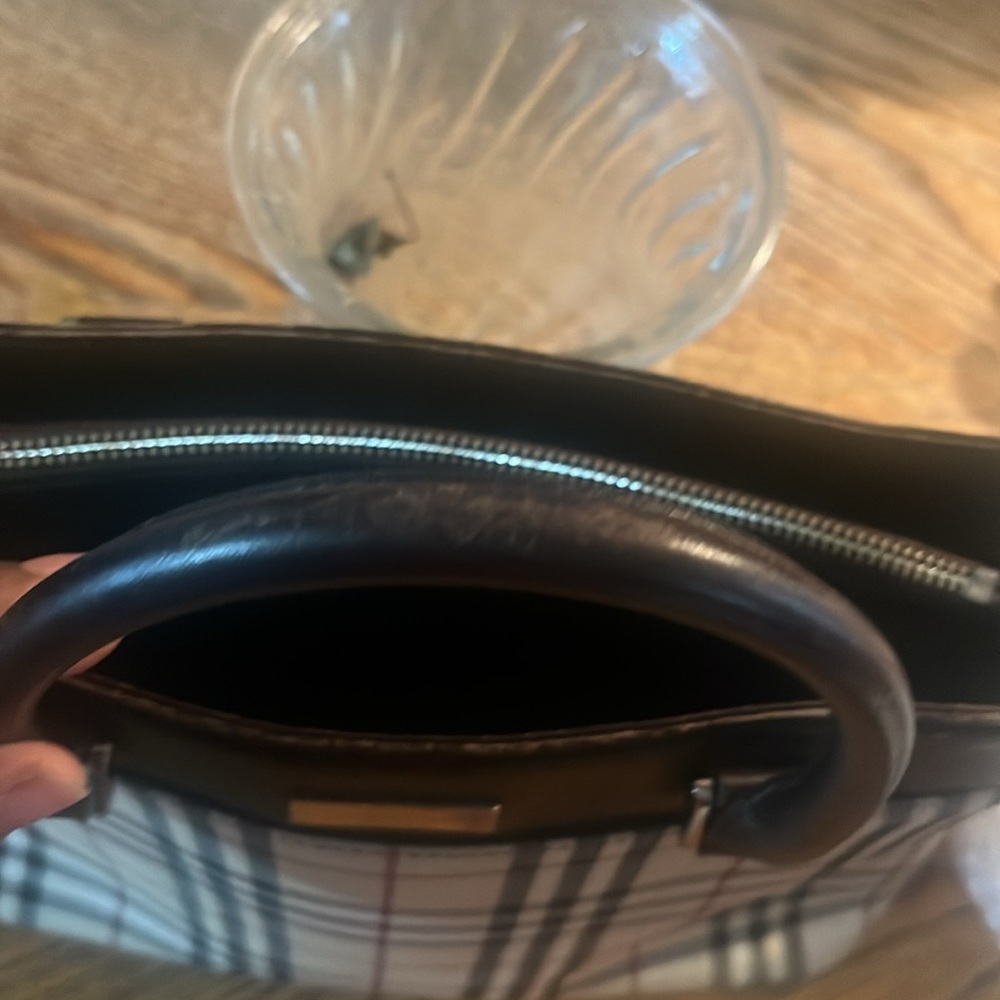 Burberry bag - Picture 3 of 13